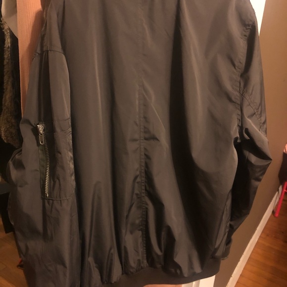 Army green bomber jacket. Men’s L - Picture 3 of 3
